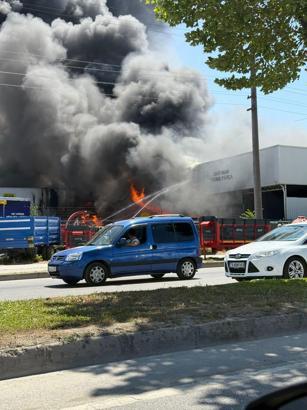 Sakarya'da traktör bayisinde yangın
