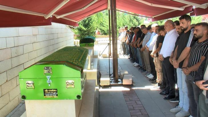 Ankara'da lityum fabrikasındaki sızıntıda ölen 2 işçi, toprağa verildi