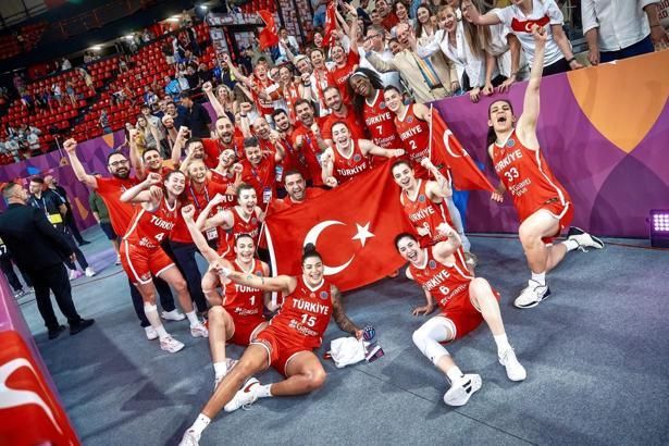 FIBA Kadınlar EuroBasket'te Türkiye maçında seyirci rekoru kırıldı