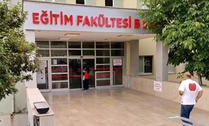 Sınava geç kaldı, sinir krizi geçirip hastaneye kaldırıldı