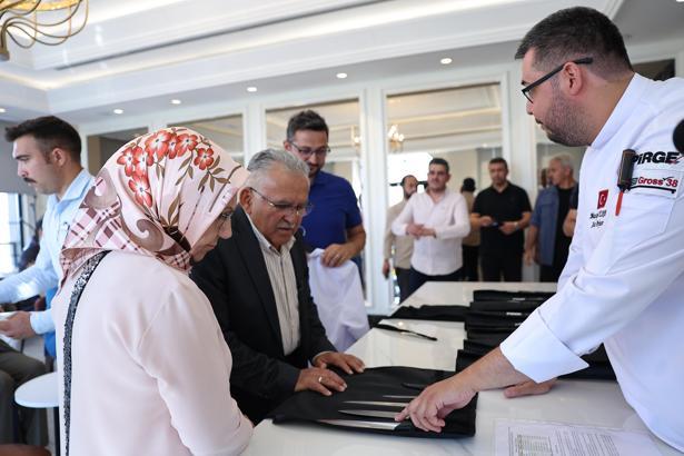 Başkan Büyükkılıç, sosyal medya fenomenleri ile Mutfak Sanatları Merkezi Atölyelerini anlattı