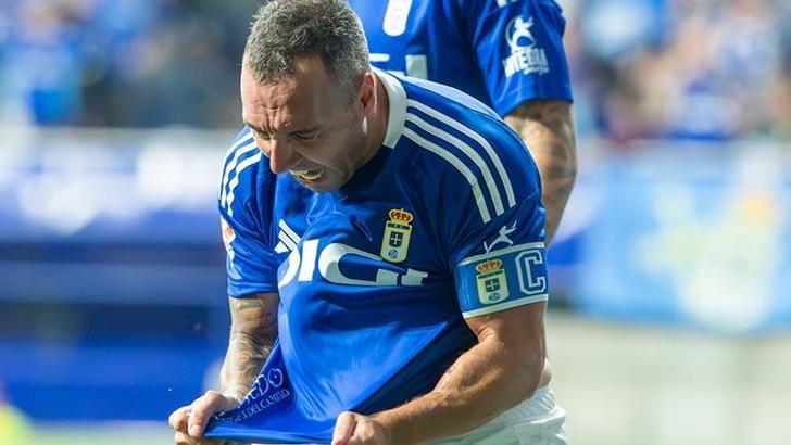 Oviedolu Santi Cazorla futbol tarihine sıra dışı hikayesiyle iz bıraktı