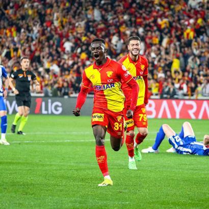 Göztepe'de Dennis transferde Anderlecht'in radarında