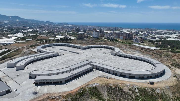 Alanya Toptancı Hali'nde sona yaklaşıldı