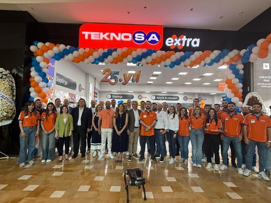 Teknosa, İzmir’deki mağazasını yeni yerine taşıdı