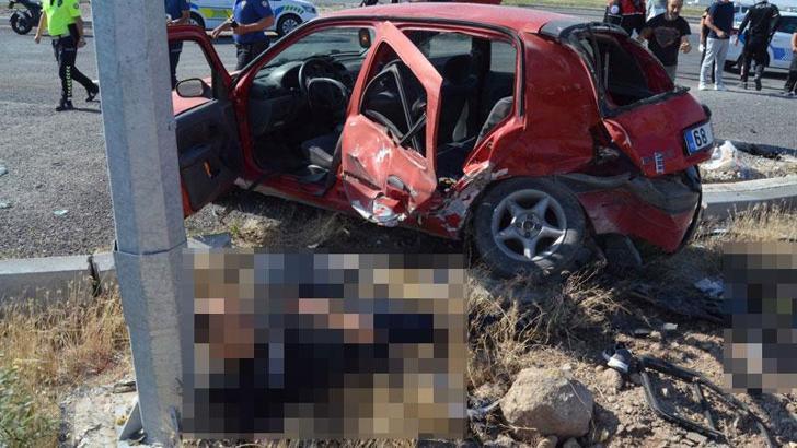 YKS'ye giderken kazada ölen anne son yolculuğuna uğurlandı, 2 oğlu yaşam mücadelesi veriyor