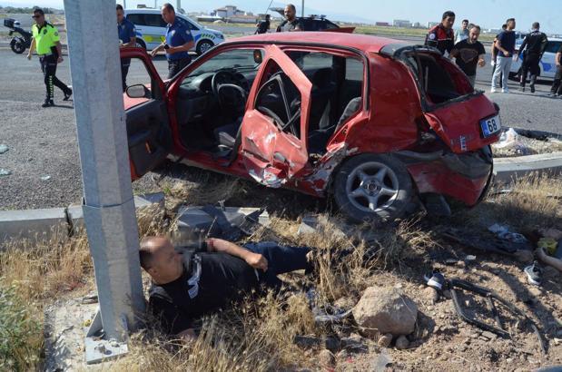 YKS'ye giderken kazada ölen anne son yolculuğuna uğurlandı, 2 oğlu yaşam mücadelesi veriyor