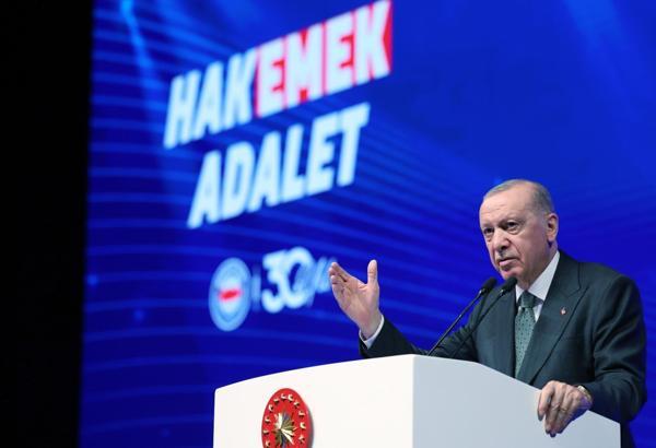 Cumhurbaşkanı Erdoğan: Dağın arkasındaki tehlikeleri gören bir bakış açısıyla hareket ediyoruz
