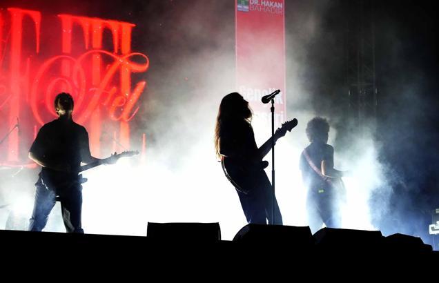 Emre Fel, Bahçelievler'de konser verdi