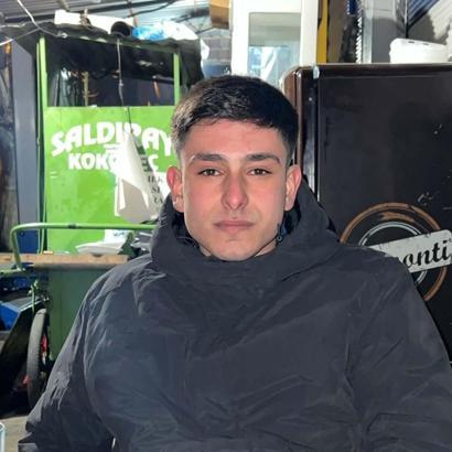 Kamyonla motosikletin çarpıştığı kazada ölen Metin, toprağa verildi