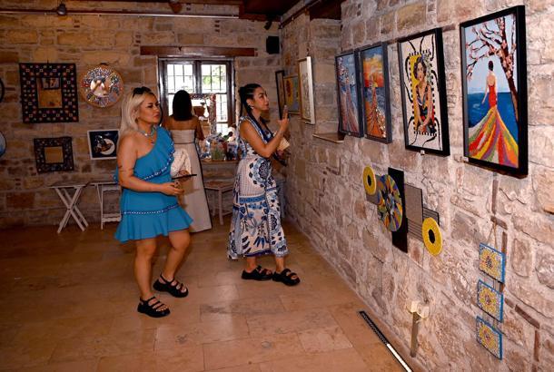 Kuşadası'nda karma mozaik sergisi