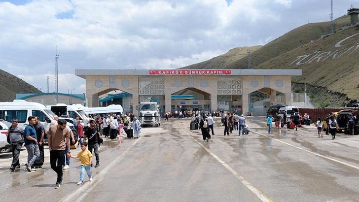 İran'dan Van'a gelen Kanada, Filipinler ve Tayland vatandaşları ülkelerine gidiyor