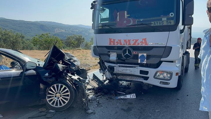 Bursa'da TIR ile otomobil çarpıştı; 1 ölü, 2 yaralı