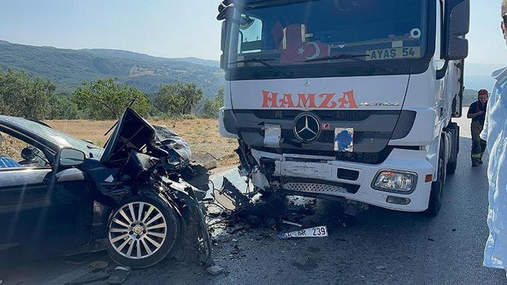 Bursa'da TIR ile otomobil çarpıştı; 1 ölü, 2 yaralı