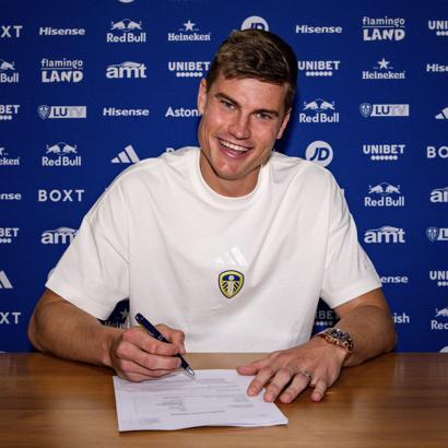 Jaka Bijol, Leeds United ile 5 yıllık sözleşme imzaladı