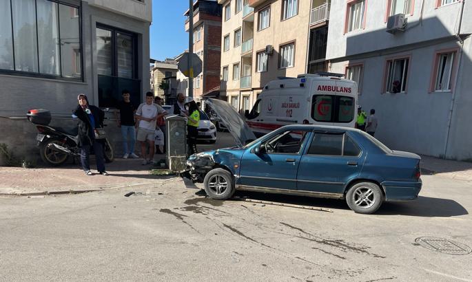 İki otomobilin çarpıştığı kazada 4 kişi yaralandı