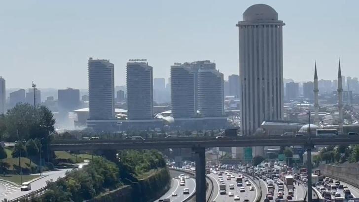 İstanbul - Başakşehir'de AVM'de yangın -1