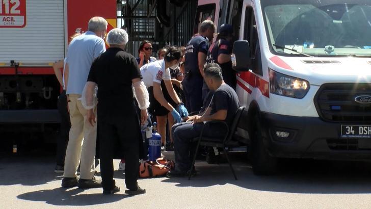 İstanbul- Ümraniye'de fabrikada çıkan yangın söndürüldü: 10 işçi dumandan etkilendi