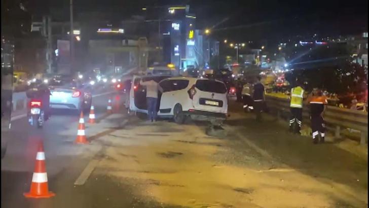 İstanbul - Pendik’te 6 aracın karıştığı zincirleme trafik kazasında 1'i çocuk 5 kişi yaralandı