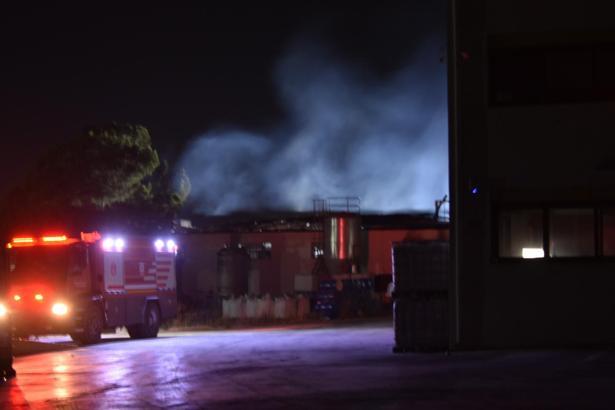 İzmir’de kimya fabrikasında korkutan yangın
