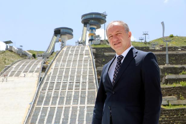 Türkiye'nin tek kayakla atlama kulelerinin pistleri ahşapla kaplanacak