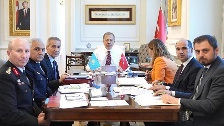 Bakan Yerlikaya, Kazakistanlı mevkidaşı Sadenov ile görüştü