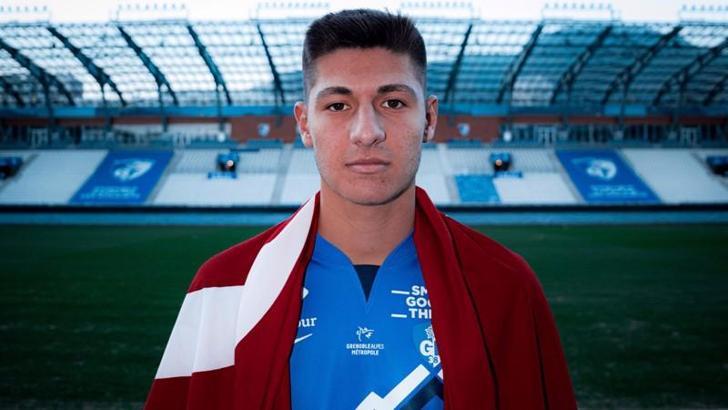 Altay'a Efe'den bonus şoku