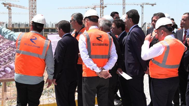 Bakan Tunç, Ankara'daki yeni adalet sarayı şantiyesini ziyaret etti