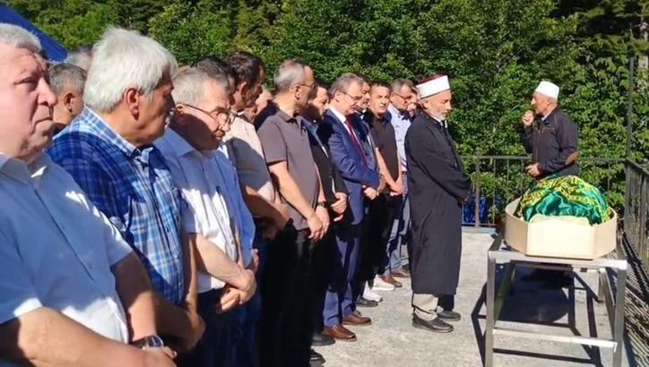 Trabzon'da arıların soktuğu eski muhtar öldü (2)