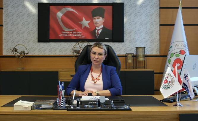 Altınova Belediye Başkanı Fazlaca, partisinden istifa etti