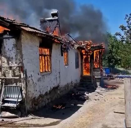 Amasya’da müstakil ev yangında küle döndü