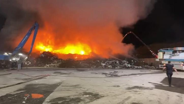 Kocaeli'de hurda yangını (3)