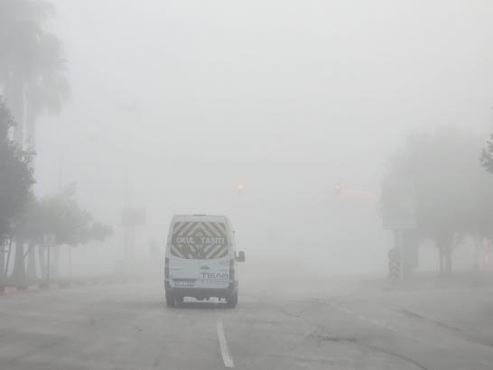 Adana'da sabah saatlerinde sis etkili oldu