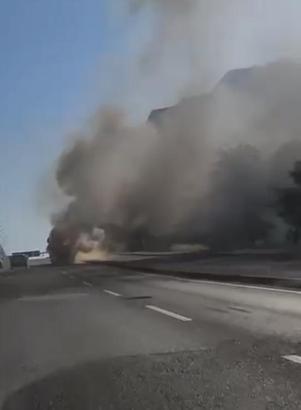 Ankara'da öğrenci taşıyan otobüs alev alev yandı
