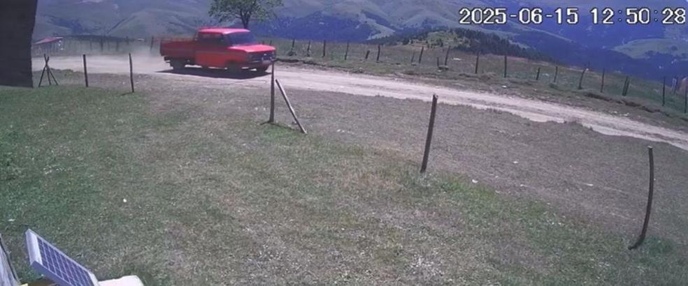Kayıp olarak aranan 2 kişi, uçuruma yuvarlanan kamyonette ölü bulundu