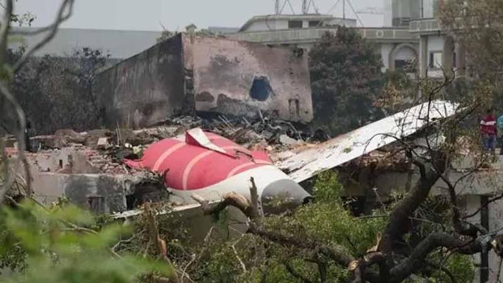 Hindistan'da düşen uçağın karakutularından ilk veriler elde edildi