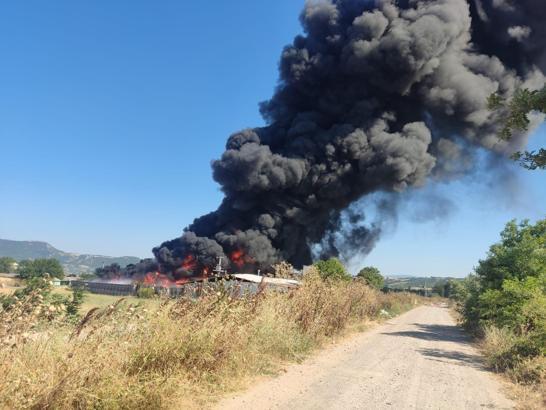 Bursa'da plastik fabrikasında yangın