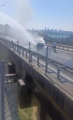 İstanbul - Beykoz'da otomobil alev alev yandı