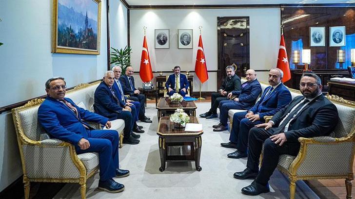 Cumhurbaşkanı Yardımcısı Yılmaz, ATO yönetimiyle görüştü