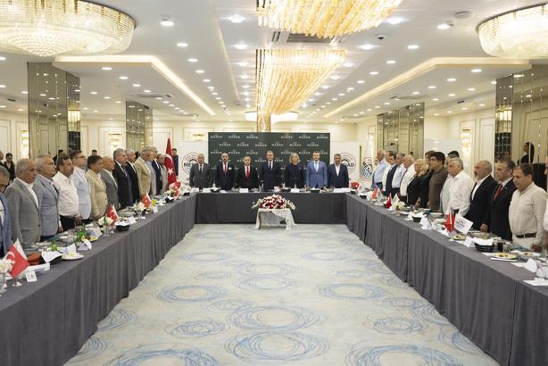 Seçer: Mersin istikrarlı bir yönetim altında