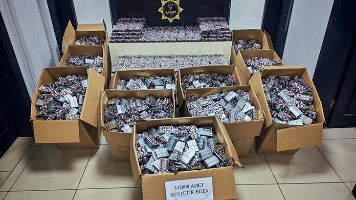 Durdurulan kamyonetten 332 bin uyuşturucu hap çıktı
