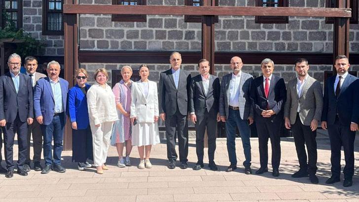 İran Büyükelçisi Habibullahzadeh: Nükleer tesislerimiz hasar gördü, ancak her daim yenilenebilir