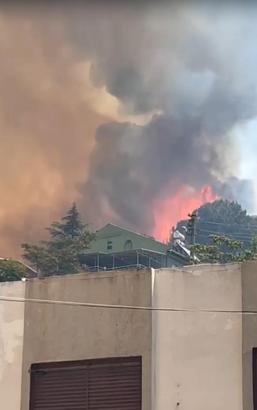 Bursa’da maki yangını; alevler evlere sıçradı (2)