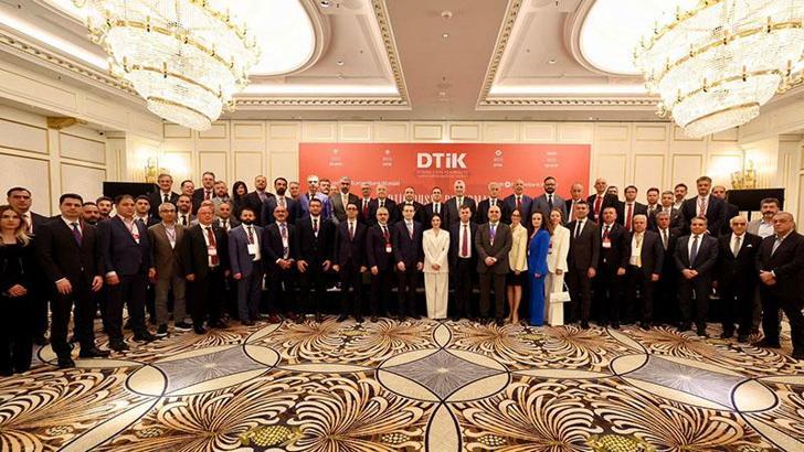 Bakan Bolat, Rusya’da Türk iş insanları ile bir araya geldi