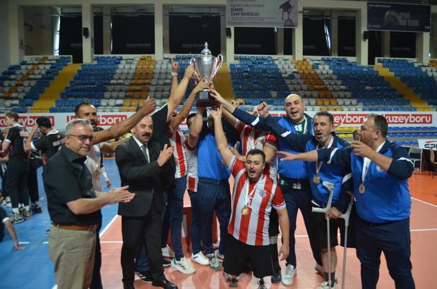 Oturarak Voleybol 1'inci Lig Şampiyonu Kahramanmaraş oldu