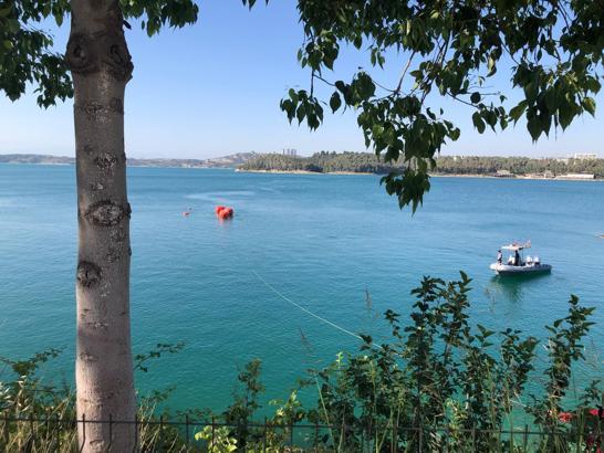 Adana'da göle düşen yangın söndürme uçağının enkazı çıkarıldı