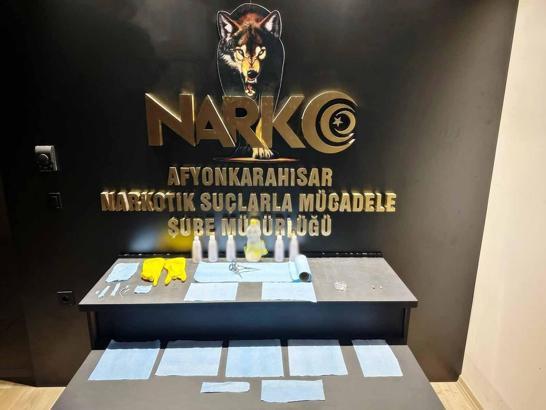 Uyuşturucuyla yakalanan 2 şüpheli tutuklandı