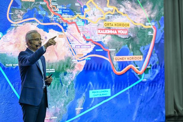 Bakan Uraloğlu: Türkiye, 21 ülkeye doğrudan bağlanan ticaret omurgası haline geliyor