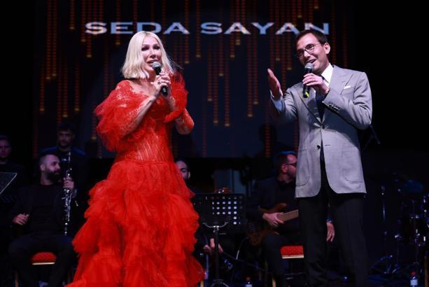 Şarkıcı Seda Sayan memleketi Tokat’ta konser verdi