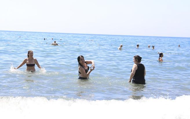 Mersin’de Emekliler Büyükşehir’le ‘Yaza merhaba’ dedi